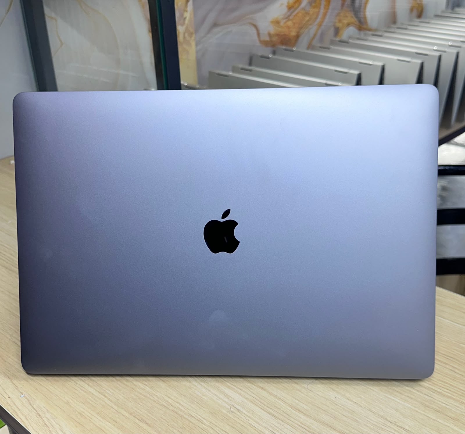 MacBook Pro (2019) ,16 inches with an Intel Core i7 processor, 16GB RAM, and a 512GB SSD product photo