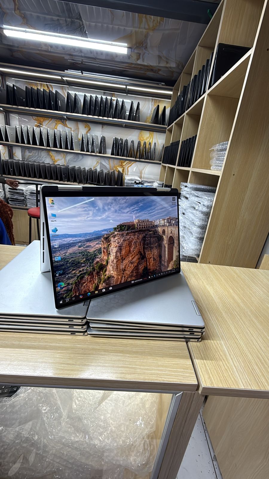 Dell XPS 13 7390 (10th Gen Core i7, 16GB RAM, 512GB SSD, Touchscreen product photo