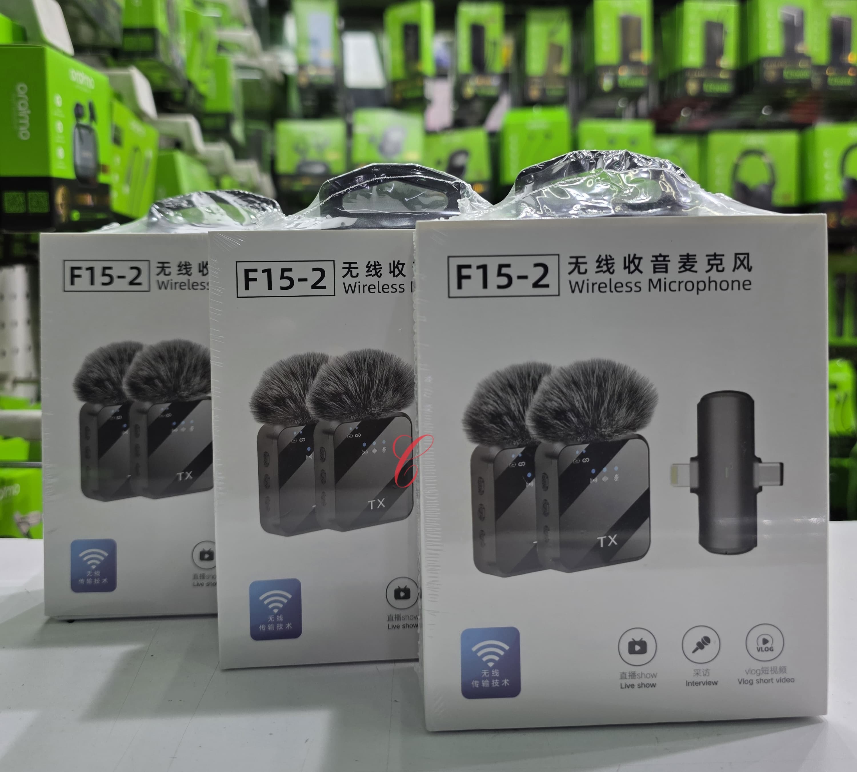 F15-2 wireless microphone for both Type C & iPhone product photo