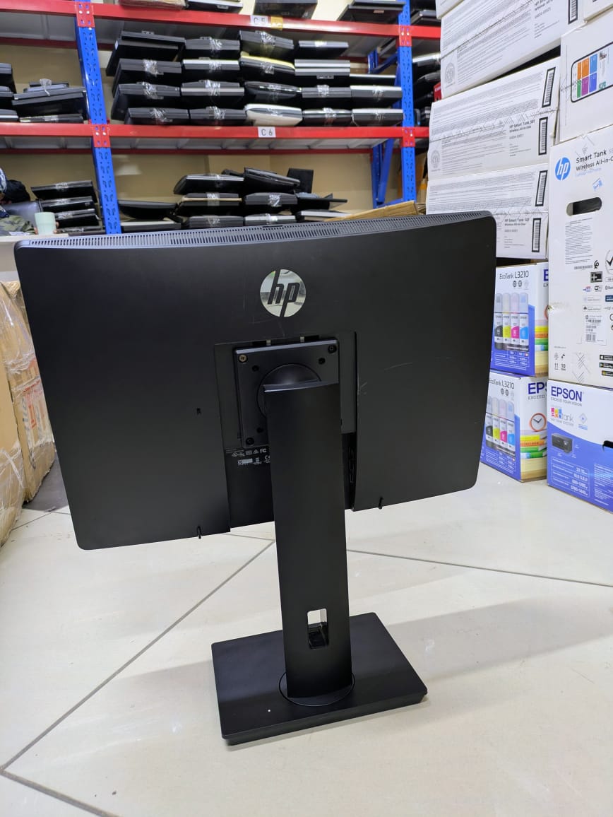 HP ProOne 600 G3 All-in-One Desktop  ✅ 7th Gen Intel®️ Core™️ i5 Processor ✅ 8GB RAM ✅ 256GB SSD ✅ 21.5" Full HD Display product photo