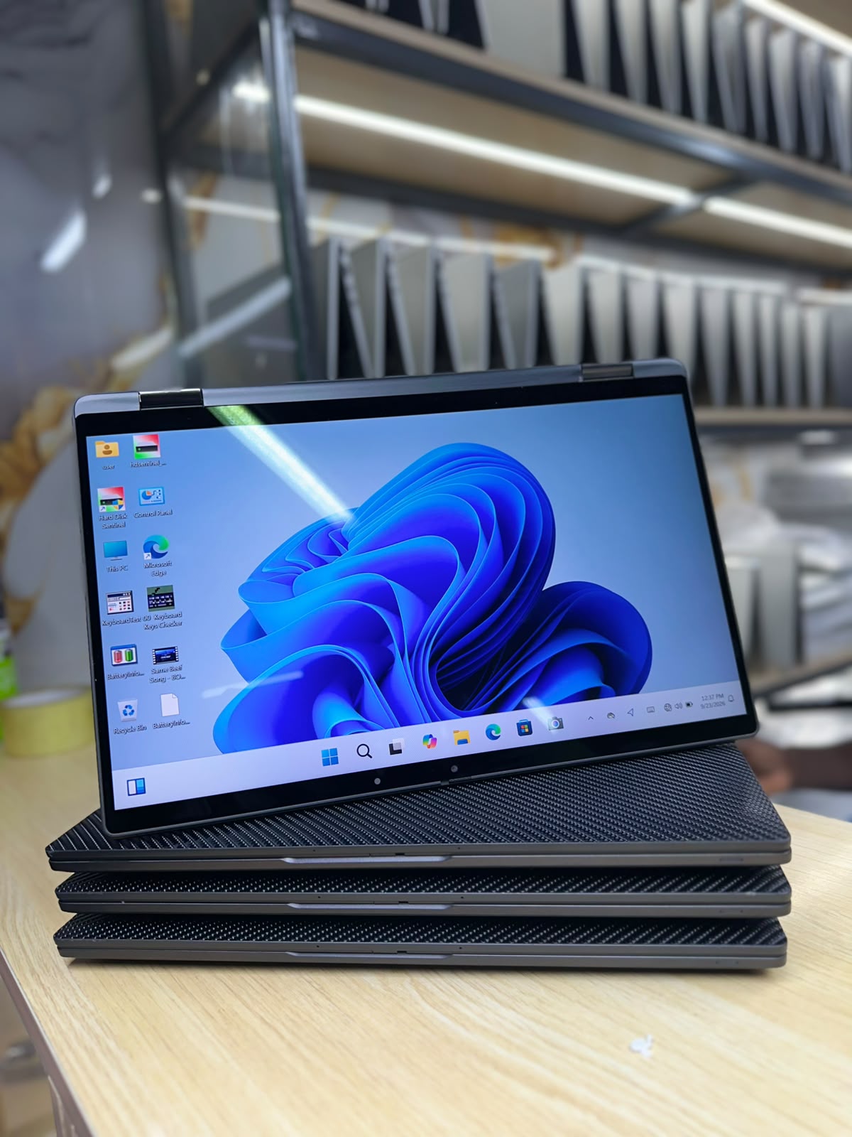 Dell Latitude 7420 2-in-1 with an Intel Core i7 11th Gen processor, 16GB RAM, and 512GB SSD Dell Latitude 7420 Core i7 11th Gen 16GB RAM 512GB SSD Specifications Model: Dell Latitude 7420 Processor: Intel Core i7 11th Generation RAM: 16GB DDR4 Storage: 512GB PCIe NVMe SSD Display: 14-inch Full HD (1920x1080) Anti-Glare Graphics: Intel Iris Xe Graphics Operating System: Windows 10 Pro (Upgradable to Windows 11) Ports: 2 x Thunderbolt 4 (USB-C), 2 x USB 3.2 Gen1, HDMI 2.0, Audio Jack, MicroSD card reader Connectivity: Wi-Fi 6, Bluetooth 5.1 Keyboard: Backlit Keyboard Webcam: 720p HD Camera with privacy shutter Battery: 4-cell 63Wh Lithium-Ion battery Chassis: Aluminum or Carbon Fiber options Weight: Approx. 1.3 kg product photo