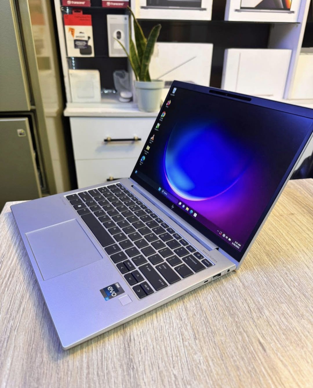 HP EliteBook 830 G10 Core i5 13th Gen 16GB RAM 256GB SSD product photo