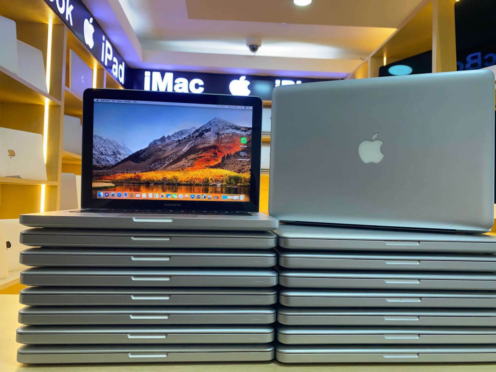 MACBOOK PRO 2012 INTEL CORE I5, 8GB RAM, 256GB SSD. product photo