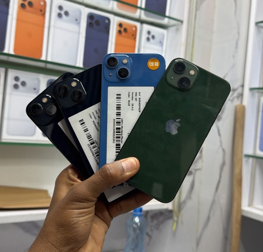 IPHONE 13 plain 128gb product photo
