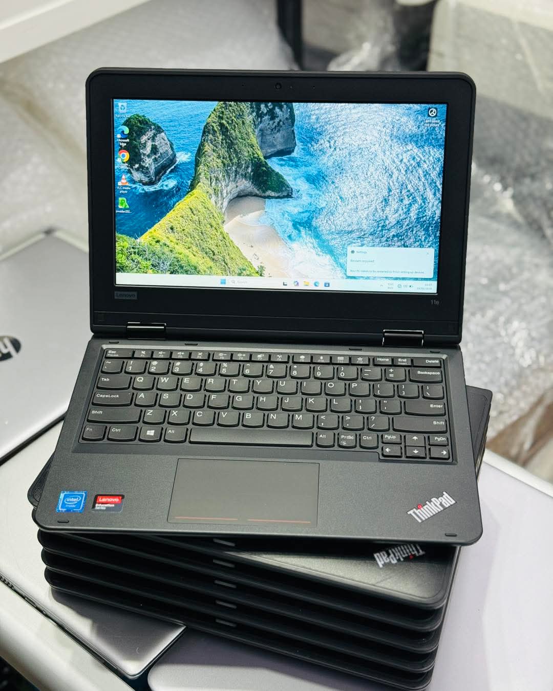 Lenovo 11E Intel celeron, 4GB RAM, 128GB SSD, touchscreen x360,11.6 inches. product photo