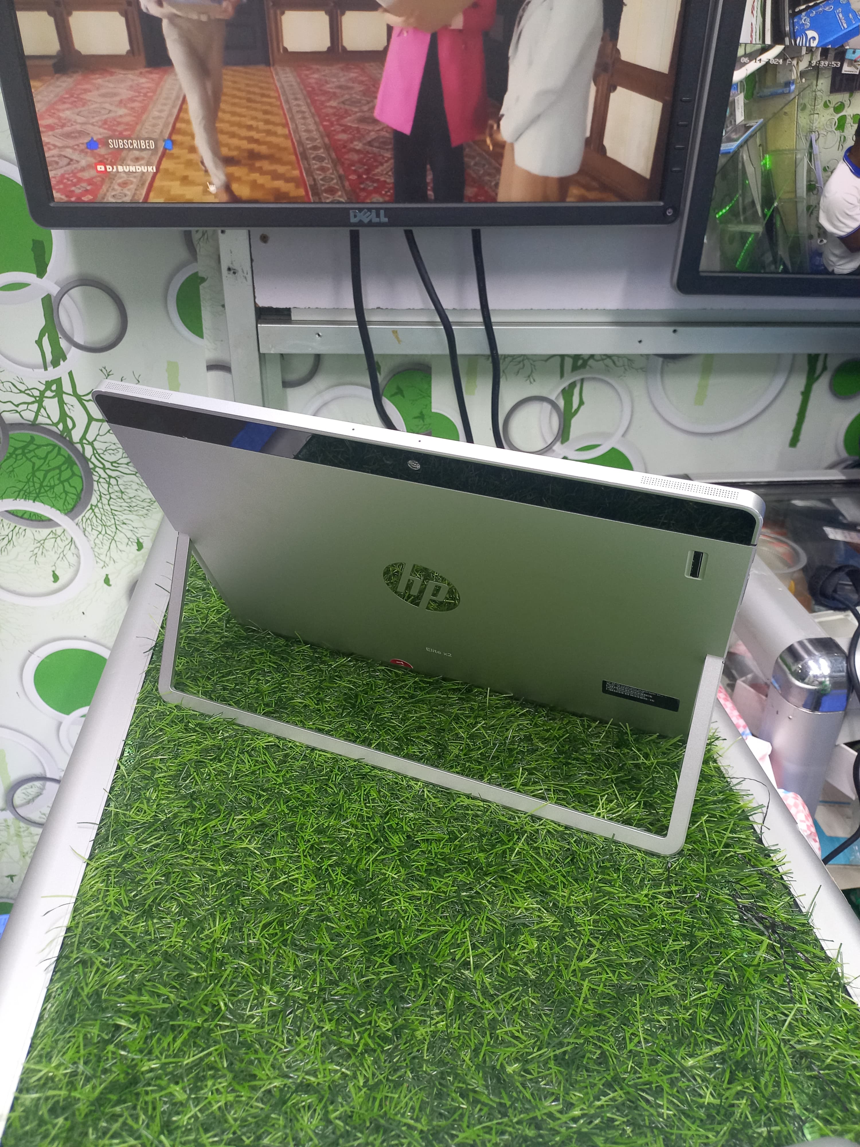Hp EliteX2 1012 G1, intel core m5 6th gen, 8gb Ram 256ssd. @26,500 kshs product photo