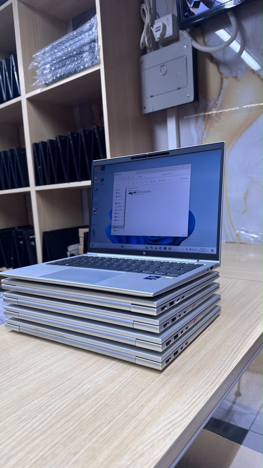 HP Elitebook 830 G9 Core i5 12th gen Touchscreen 16GB RAM, 512 GB SSD. product photo