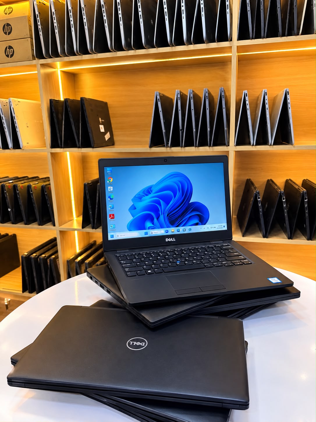 DELL I5 7TH GEN 8GB RAM,256GB SSD product photo
