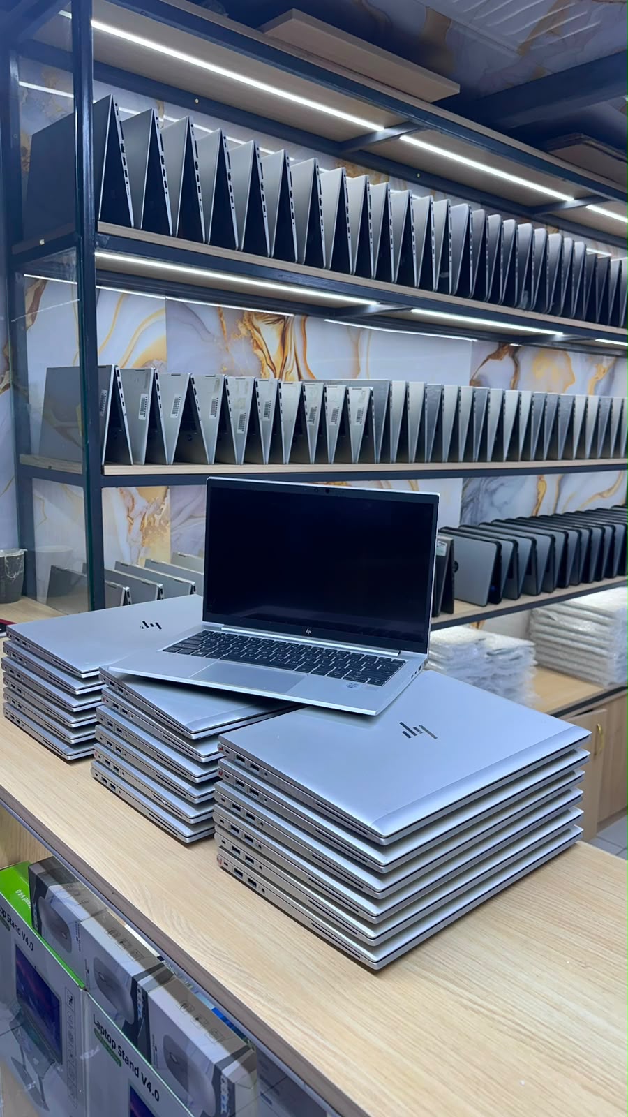 HP EliteBook 830 G8 with an Intel Core i7 processor, 13.3-inch touchscreen, 16GB of RAM, and a 512GB SSD product photo
