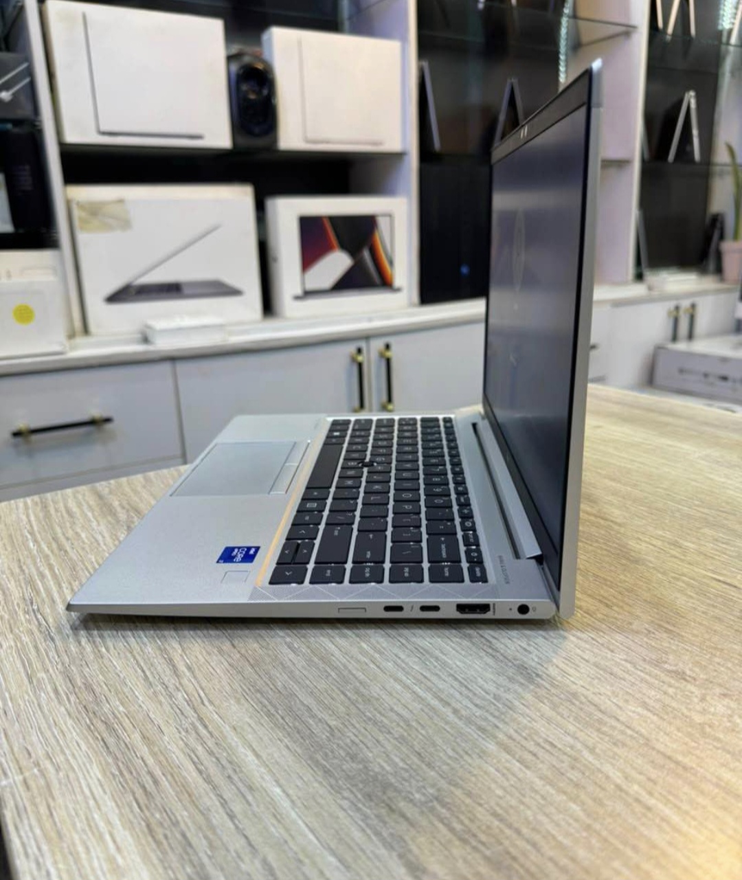 HP EliteBook 830 G8 Core i7 11th Gen 16GB RAM 512GB SSD Non-touch product photo